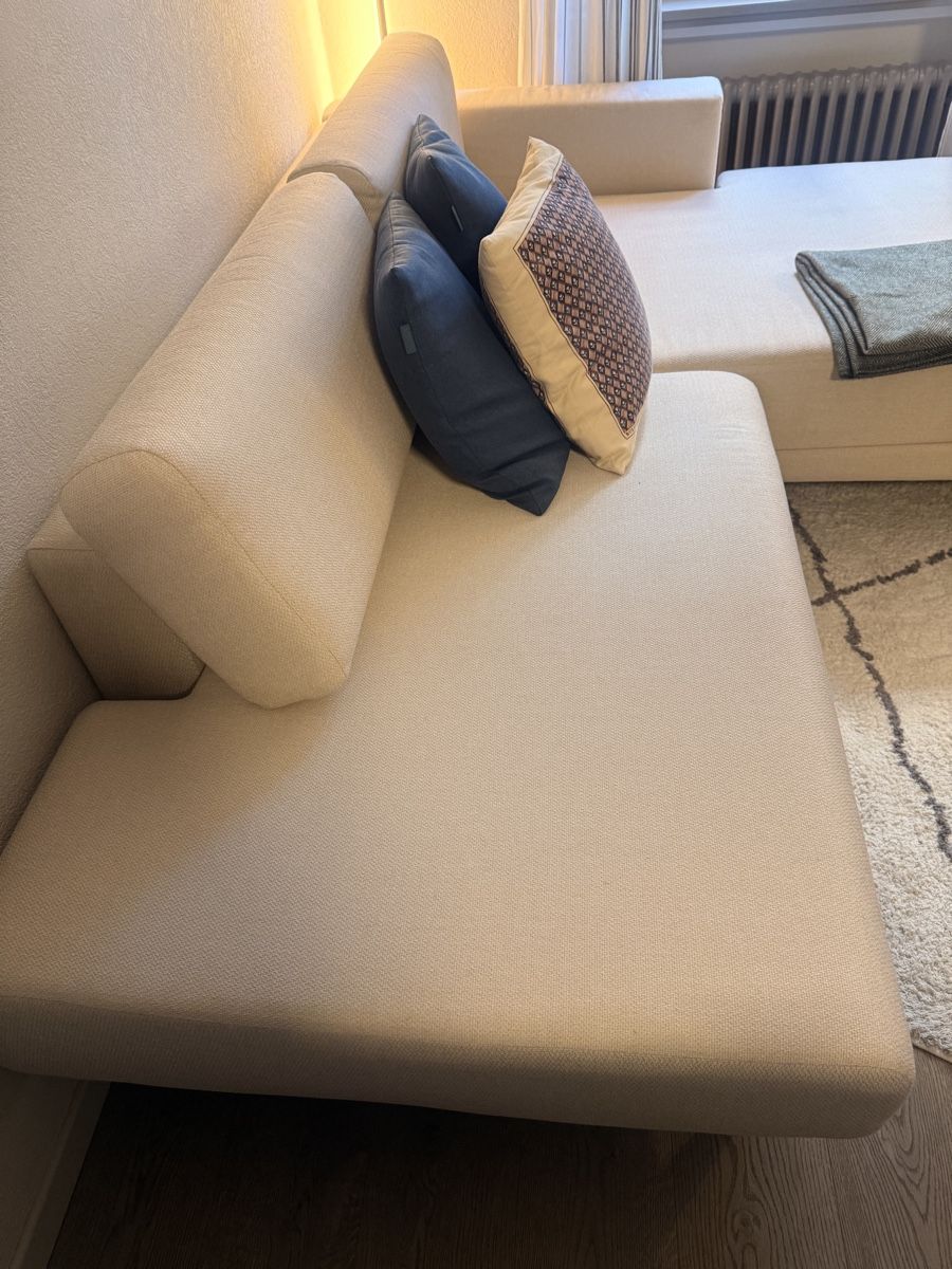 Divani: MYCS Sofa TYME - beige mit Récamiere – Usato da Zürich venduto da AH8001 1