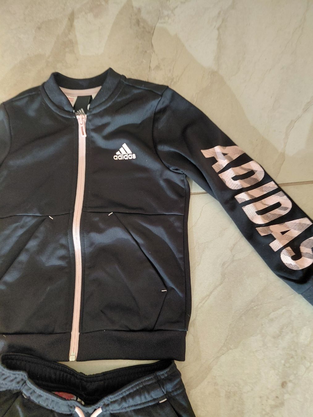 Adidas Lotti di vestiti: Trainer  Adidas  Grösse 120 – Usato da Grenchen venduto da fabai 1