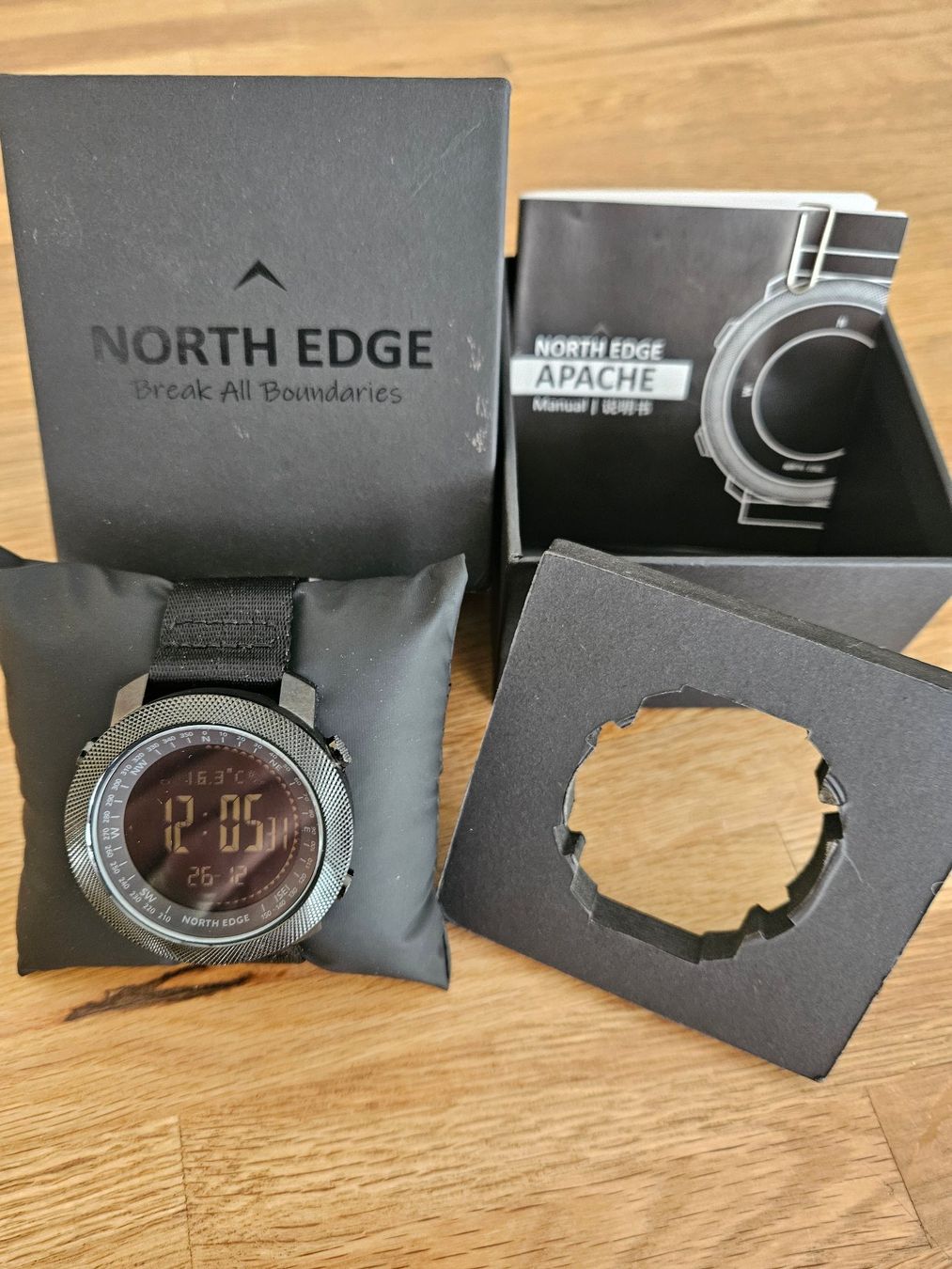 Orologi: Sportuhr mit Höhenmesser / North Edge APACHE / Neu – Nuovo (secondo la descrizione) da Einsiedeln venduto da Salusa 2