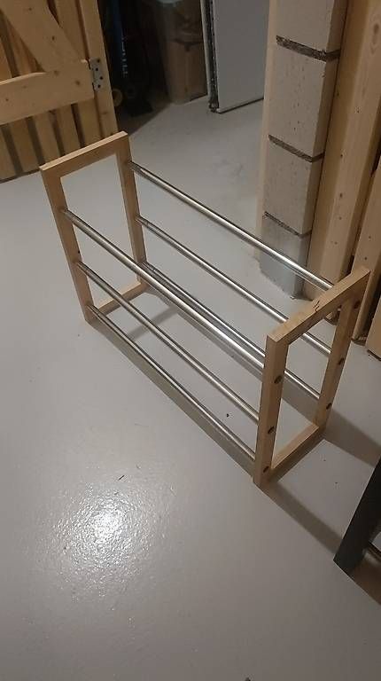 Scaffali: Schuhregal gratis abzugeben – Usato da Brittnau venduto da ValeriaDeR