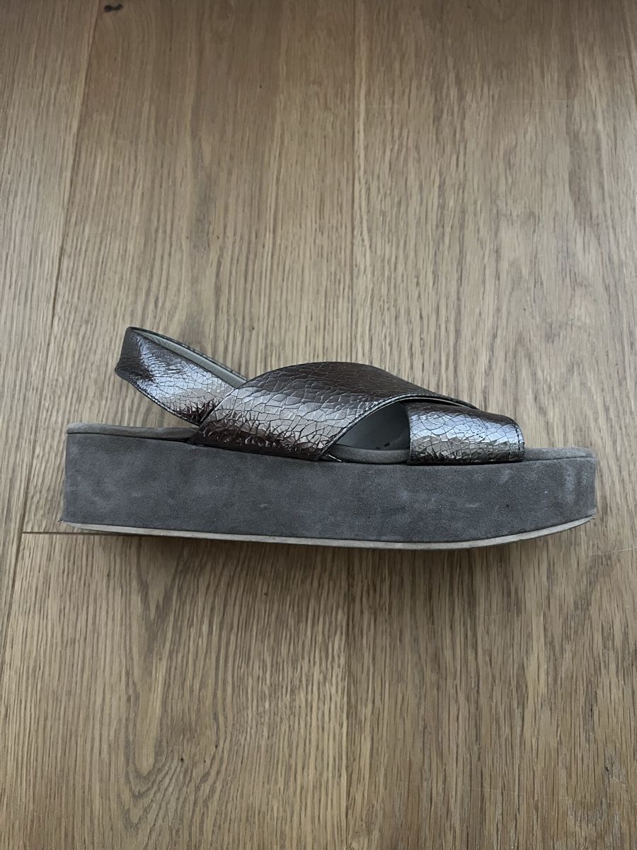 Scarpe da donna: Chaussures sandales bronze – Usato da St. Prex venduto da Nikolletta 4