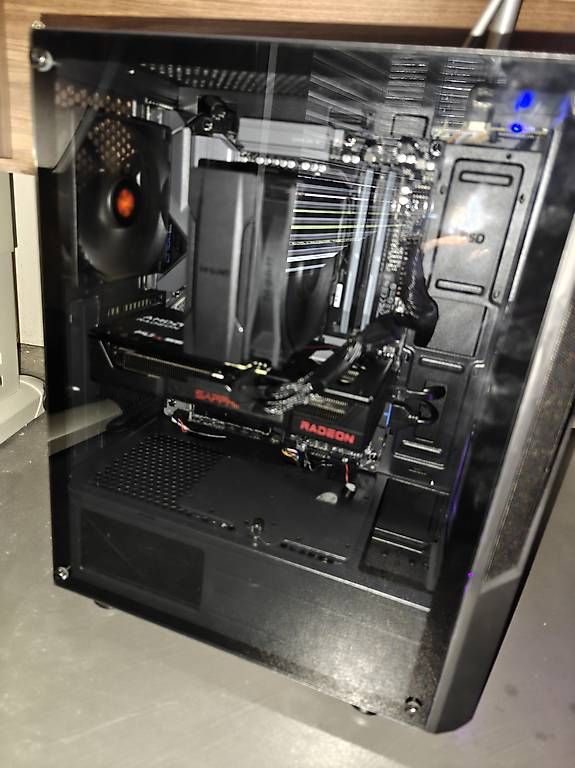 PC: Gaming PC MIFCOM 7500X3D 9060XT 16GB – Usato da Rorschacherberg venduto da phi_6897