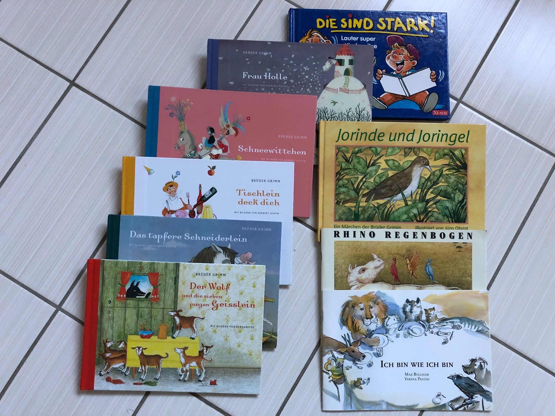 Livres: Kinderbücher Sammlung, 9 Stk. - Märchen und andere – D'occasion à Arth par Vrecam51