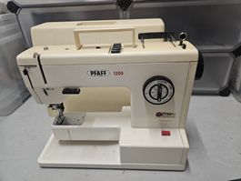 Alte defekte Nähmaschine von Pfaff