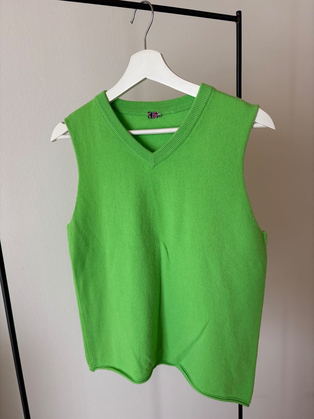 T-shirt: extreme cashmere veste – Usato da Basel venduto da Magali82 1