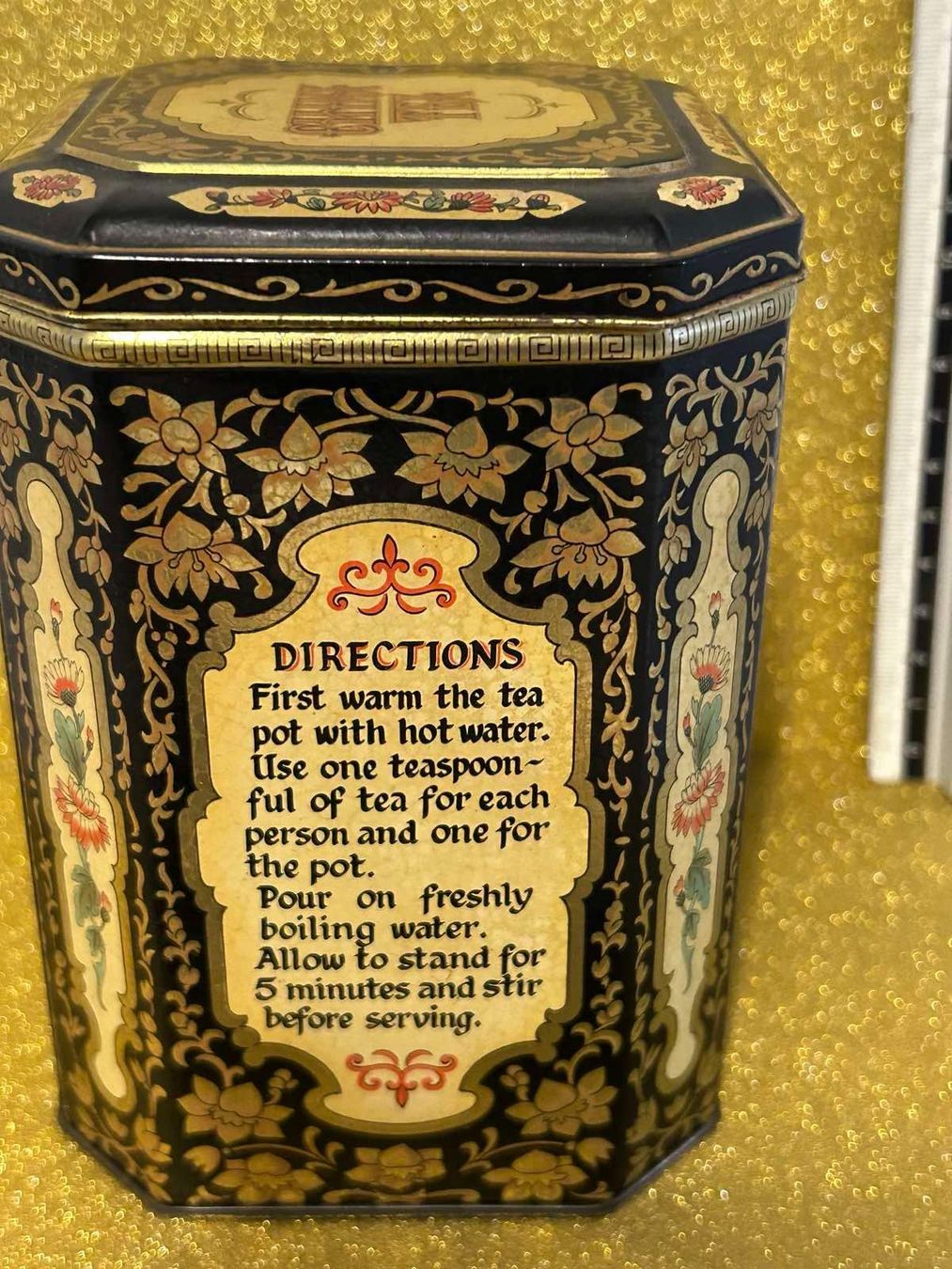 Tutte le decorazioni: Schöne Vintage Blechdose – Usato da Wil SG venduto da Nvik 1