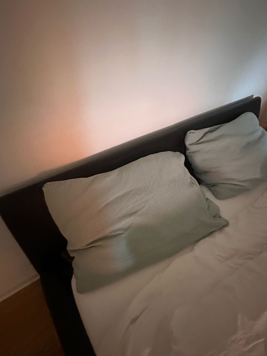 Lits: Bett 160x200cm – D'occasion à Küsnacht ZH par viennale 3