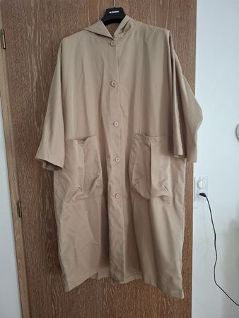 Cappotto primaverile beige con cappuccio, taglia unica