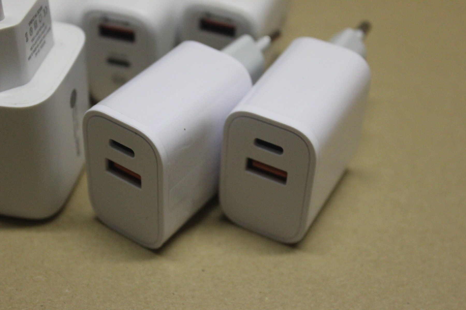 Caricabatterie: 10stk. Duo 20W Ladegerät Netzteil USB-C Adapter iphone ipad – Nuovo (secondo la descrizione) da Kirchdorf AG venduto da Lionstein 1