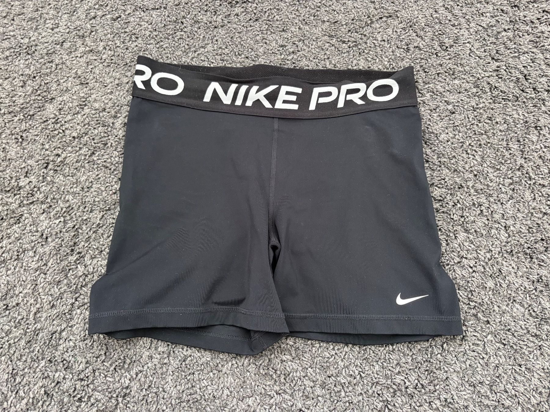 Nike Leggings: Nike Pro shorts – Gebraucht aus Rain von Rasala3