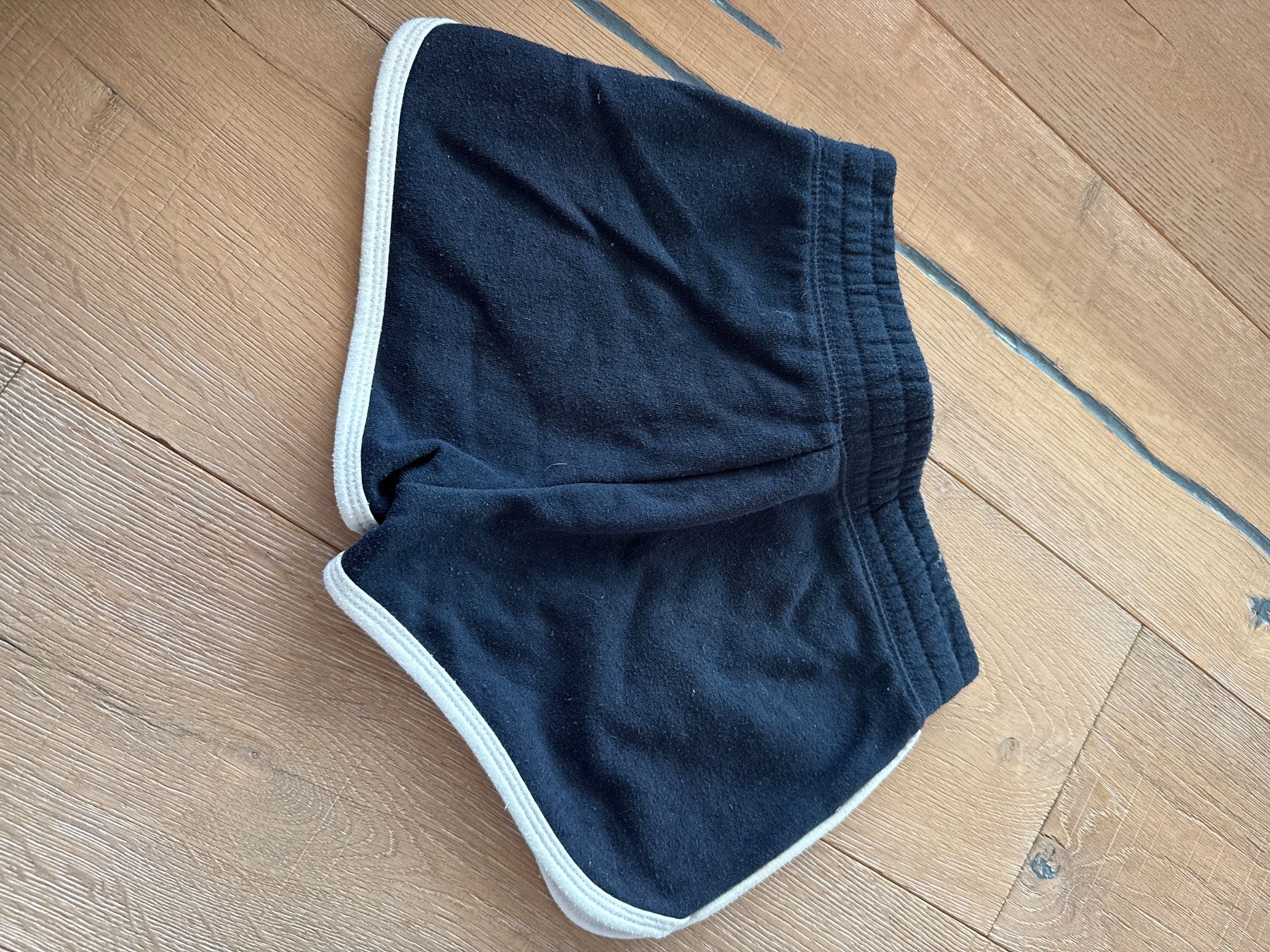 Abercrombie Pantaloni: Abercrombie Shorts Gr. 7/8 – Usato da Himmelried venduto da Dievole 1