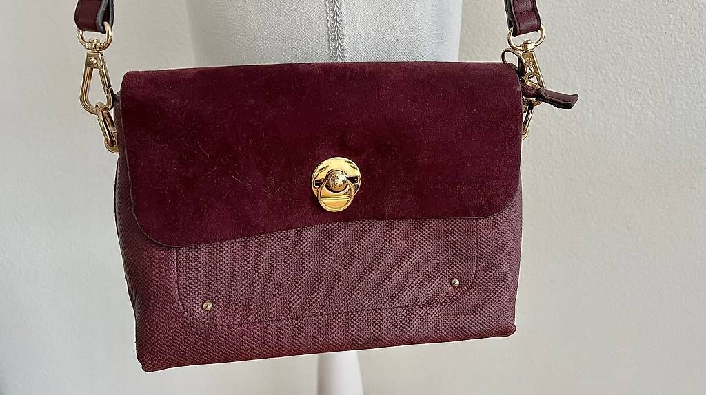 Borse da donna: Tasche dunkelrot/gold – Usato da Volketswil venduto da oli_l2zq 3