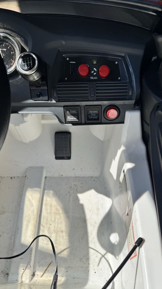 BMW Veicoli per bambini: Kinder Elektroauto BMW X6 weiss  – Difettoso da Untersiggenthal venduto da Jaymoni 5