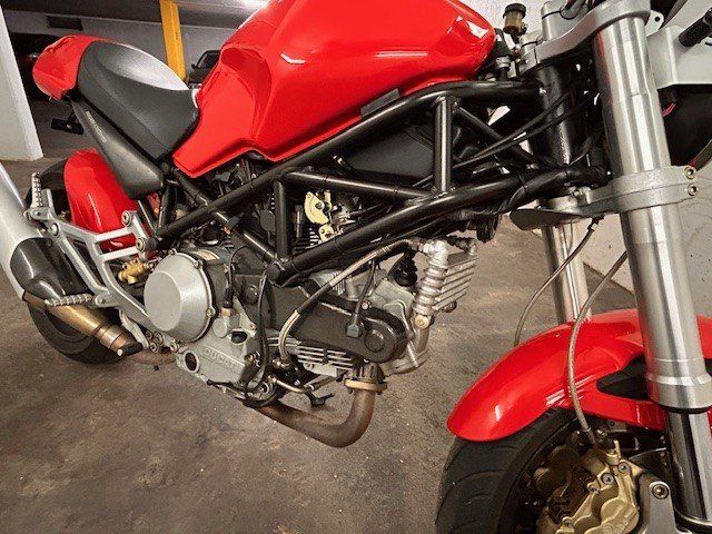 Ducati Strada: Ducati Monster 1000 ie – Usato da Zürich venduto da Emozionivino 1