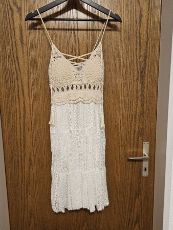 Sommerliches Kleid, weiss, mit Spitze, Top!