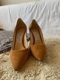Jimmy Choo Scarpe da donna: Jimmy Choo Romy Suede Pumps Camel Size 37 – Nuovo (secondo la descrizione) da Bernhardzell venduto da Sunka0 1