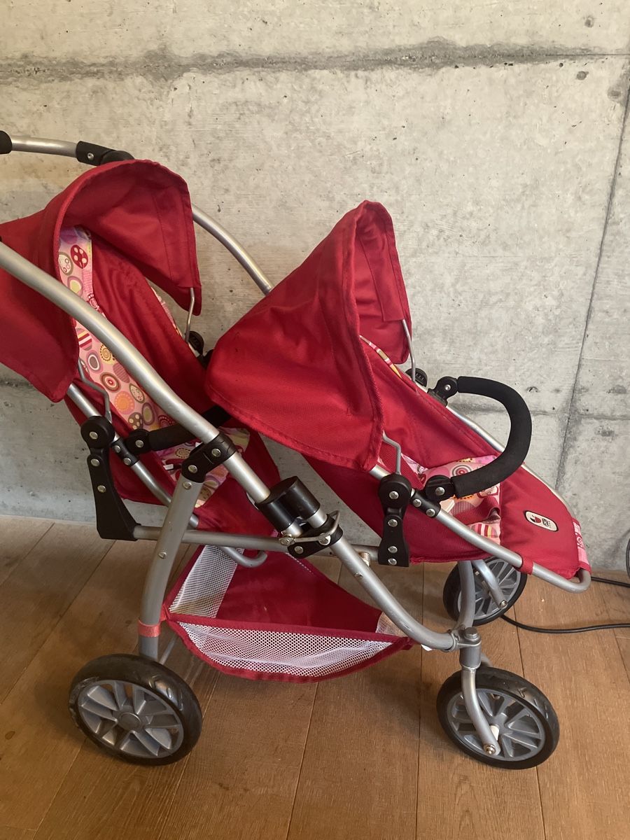 Grosser Puppenwagen fr Zwillinge, Top Zustand, Rot! (Gebraucht) in Aarberg  fr CHF 20  mit Lieferung auf Ricardo kaufen