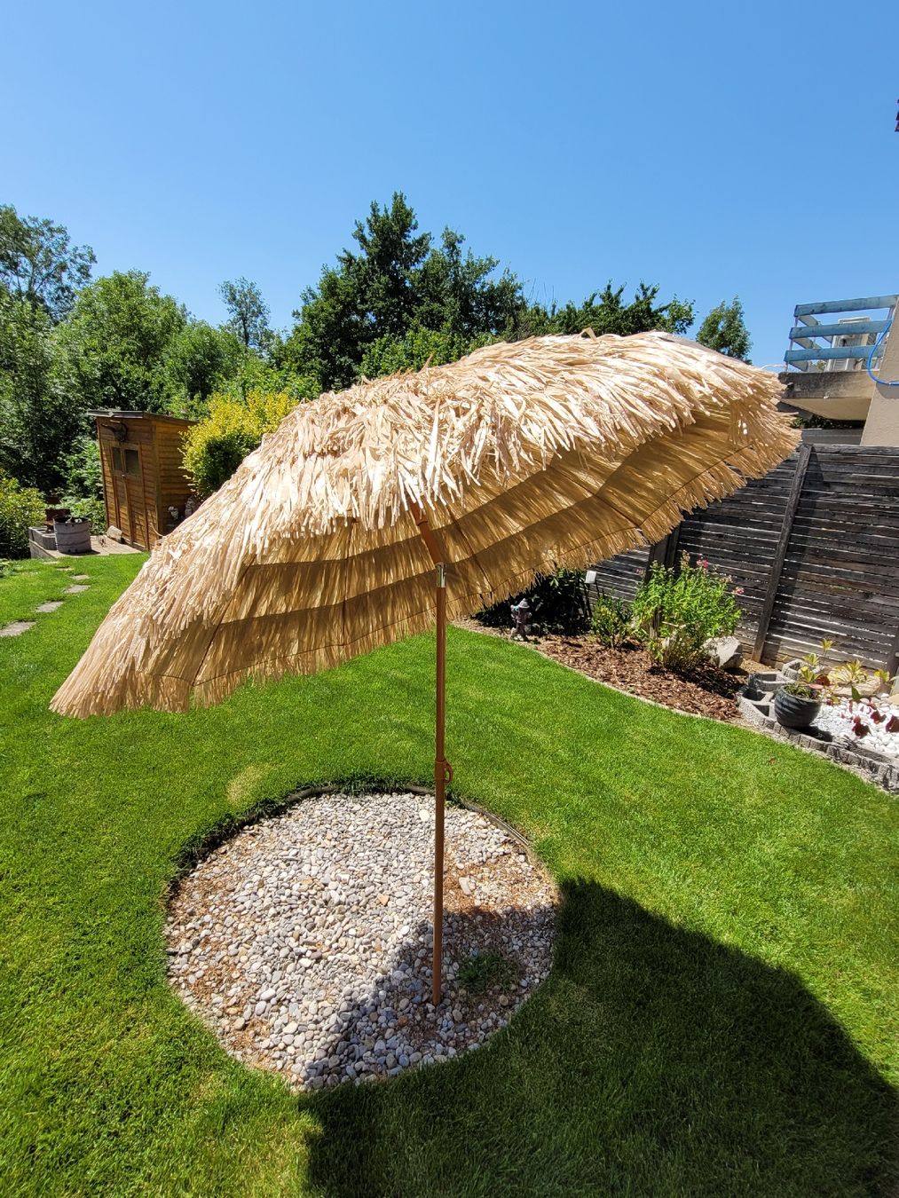 Sonnenschirme: Sonnenschirm – Gebraucht aus Allschwil von Vca77 1