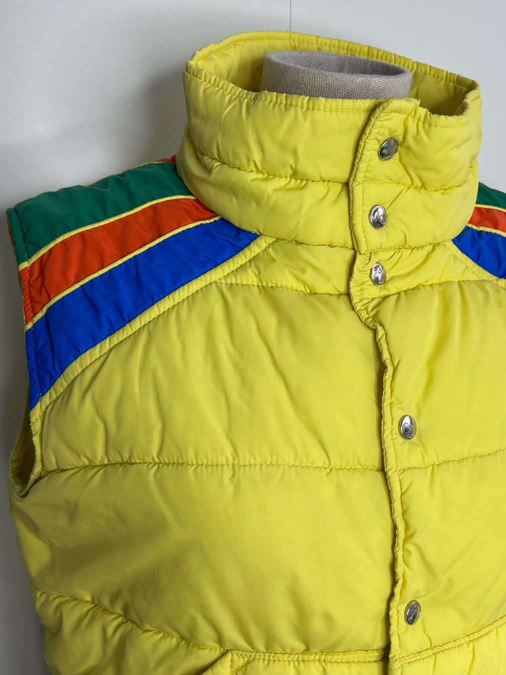 Weekday Gilet & Giacche senza maniche: Vintage Roffe Gilet / Vest – Usato da St. Gallen venduto da look-twice 1
