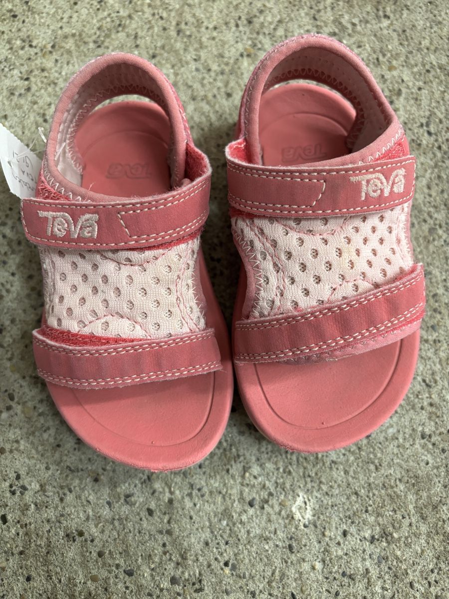 Teva Schuhe für Mädchen: Teva Sandalen Pink, Grösse 21 – Gebraucht aus Büren an der Aare von Nikito2001 3