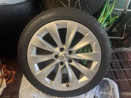 Tesla Model X 20 Zoll Felgen mit Goodyear Reifen gebraucht