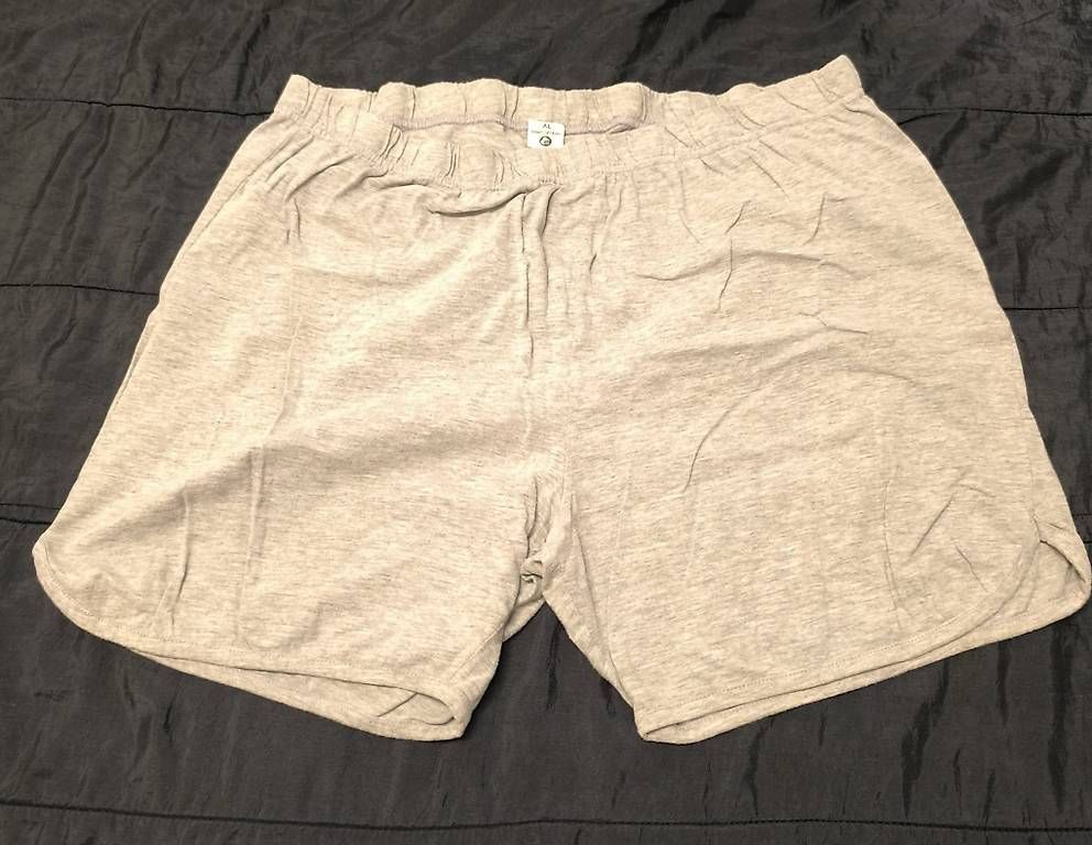 Pantaloni: Shorts kurz Gr. XL – Usato da Wädenswil venduto da Cpaco 1