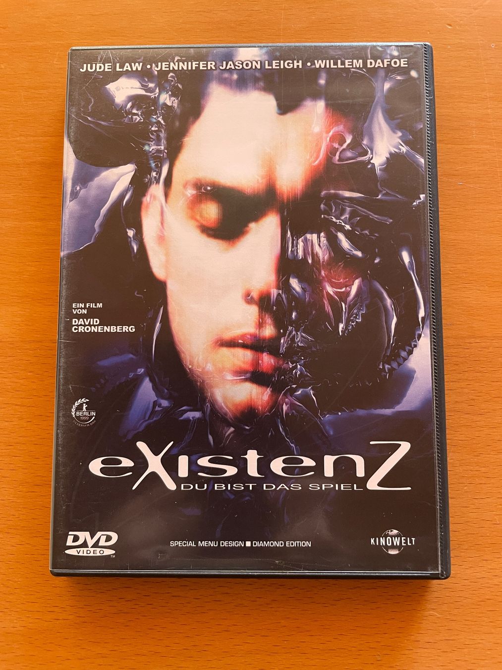 Alle DVDs: DVD Existenz mit Jude Law – Gebraucht aus Rickenbach BL von Morlog