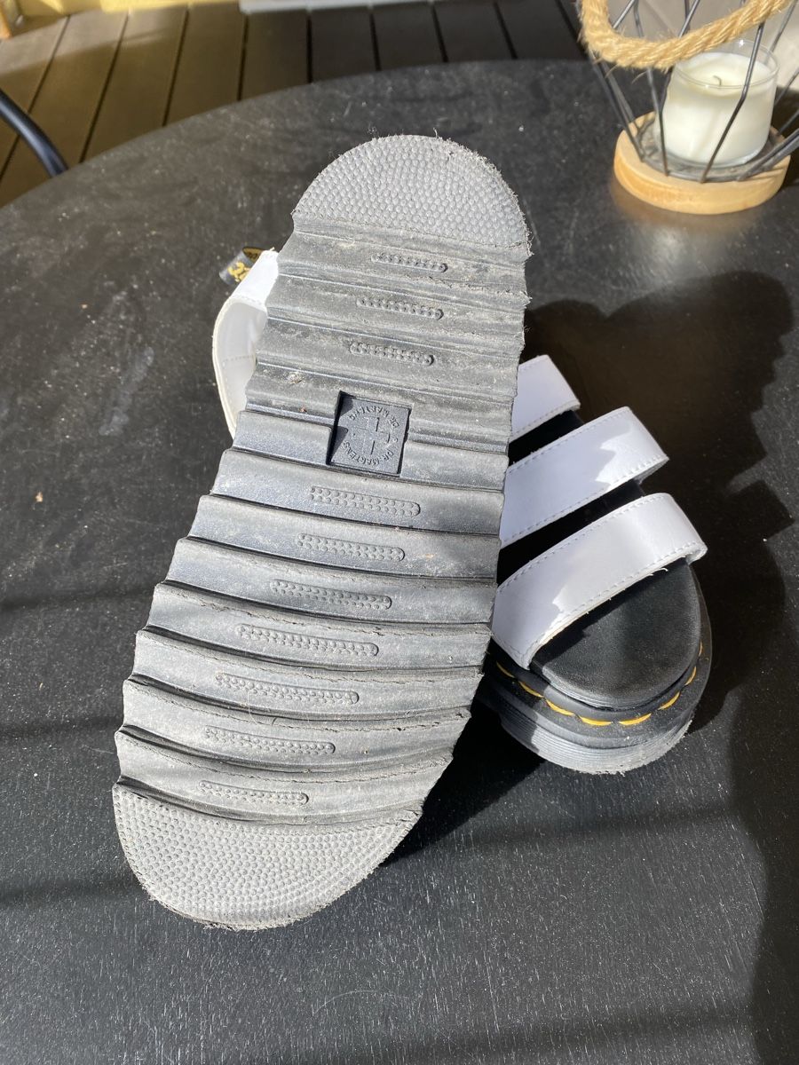Dr. Martens Scarpe da donna: Dr Martens - Sandales blanches à plateforme – Usato da Hauterive NE venduto da LouRu 1