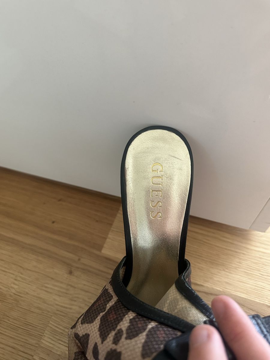 Guess Scarpe da donna: Guess Schuh – Usato da Dietikon venduto da Terezah 1