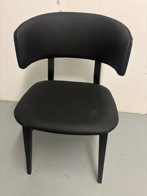 Sedie: Schwarzer Design-Stuhl von Lambert – Usato da Oberägeri venduto da Brand_for_you
