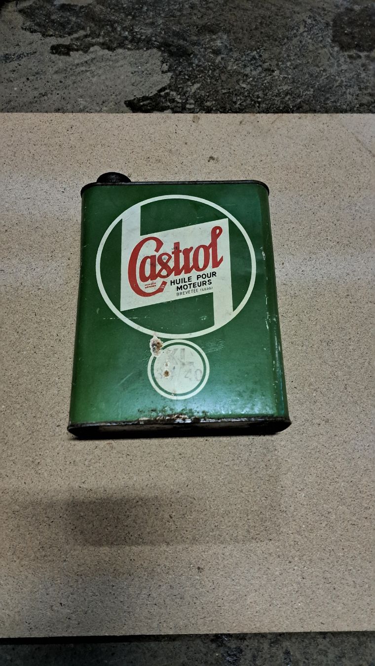 Autres accessoires p. véhicule: Alt Ölkanister Castrol – D'occasion à Boppelsen par ThomasFrn 4