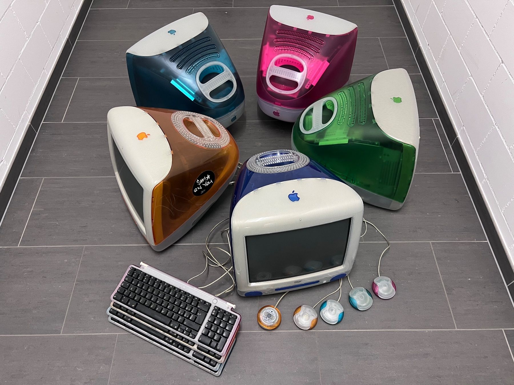 Apple PC: iMac Serie - 5 colors – Usato da Steckborn venduto da rboelsterli 2