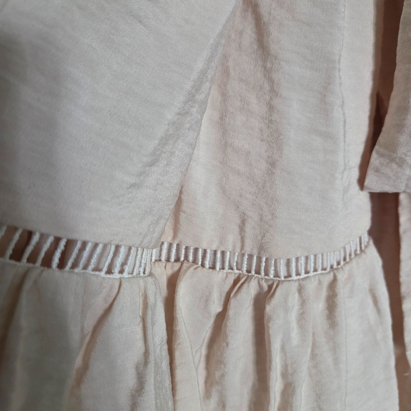Zara Robes: Robe beige Zara L – Neuf (Voir description) à Onex par AF. 7