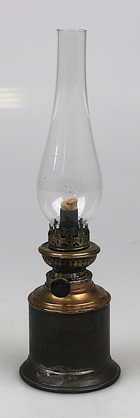 Lampen: Antike Petroleumlampe / Öllampe – Gebraucht aus Volketswil von brockipfannenstil 1