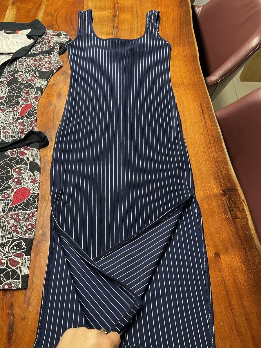 Kleider: Sommer Kleid , gestreift , Grösse S/36 – Gebraucht aus Oftringen von Makeq