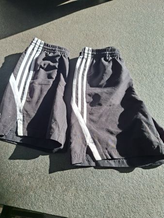 Adidas Shorts Schwarz Grösse 140/152, 2Stk. guter Zustand