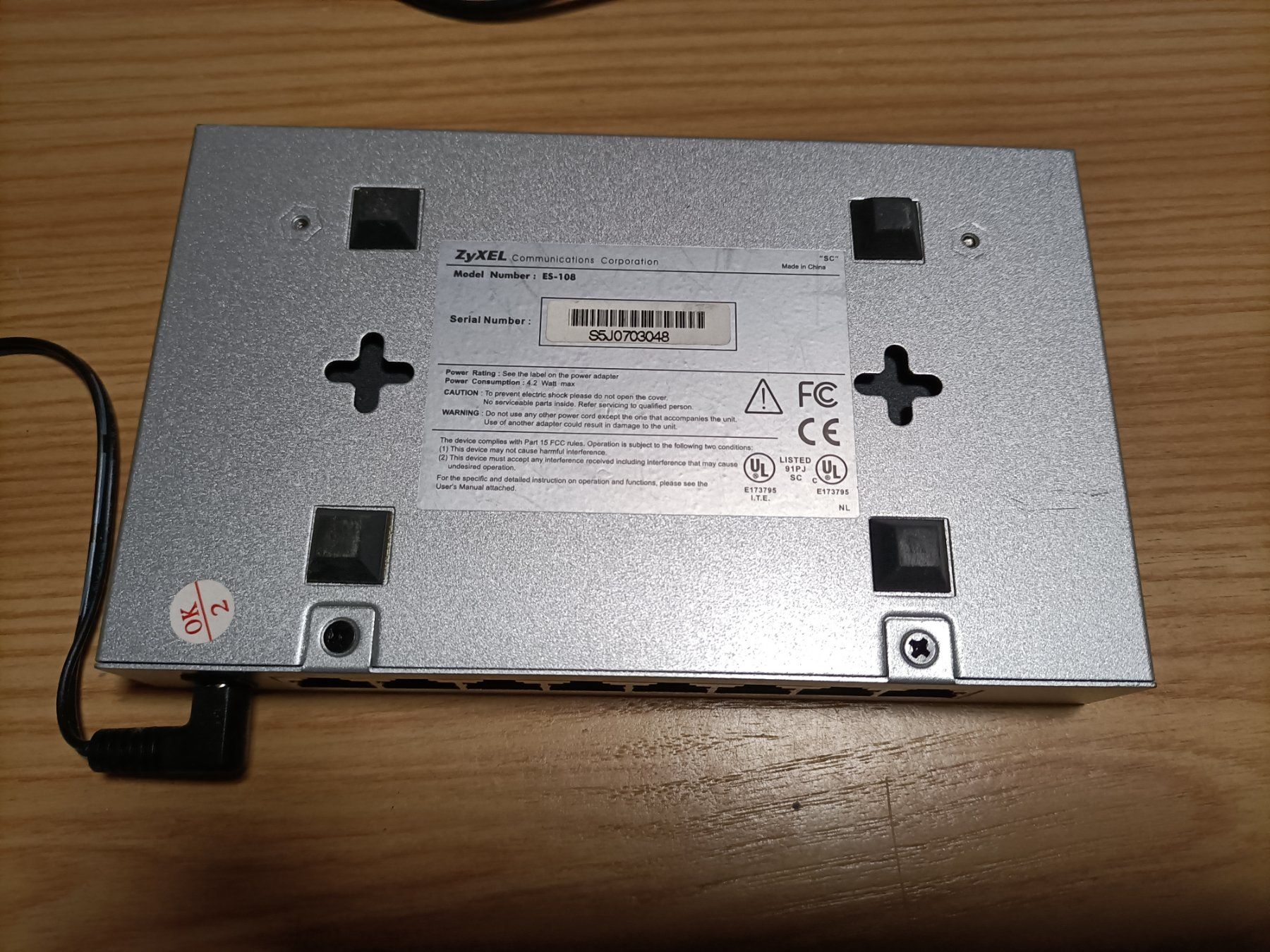 Zyxel Hub & Switch: Zyxel Switch ES-108B, 8 Port, 10/100 Mbit – Usato da Schöftland venduto da Snacketti7