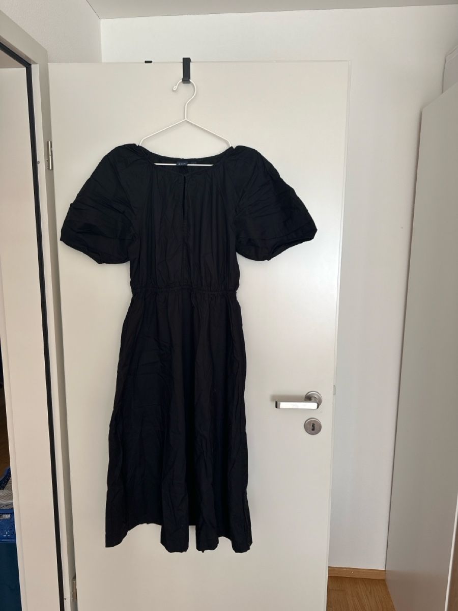 Gap Kleider: Gap Kleid – Neu (gemäss Beschreibung) aus Luzern von LauraLynnMeier