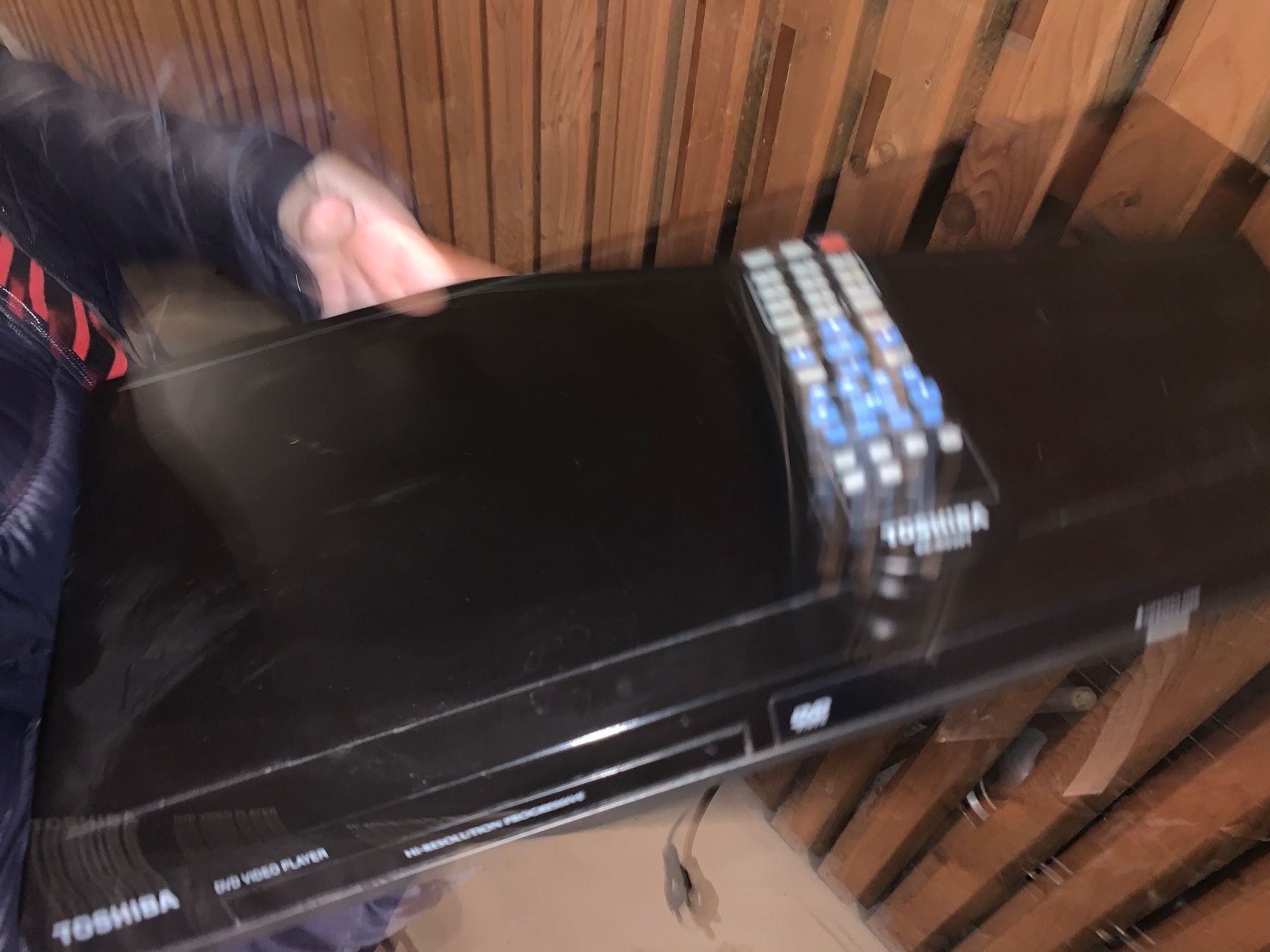 Toshiba Multimediaplayer & Streamer: Lecteur dvd Toshiba – Defekt aus Montreux von Iza_81199 1