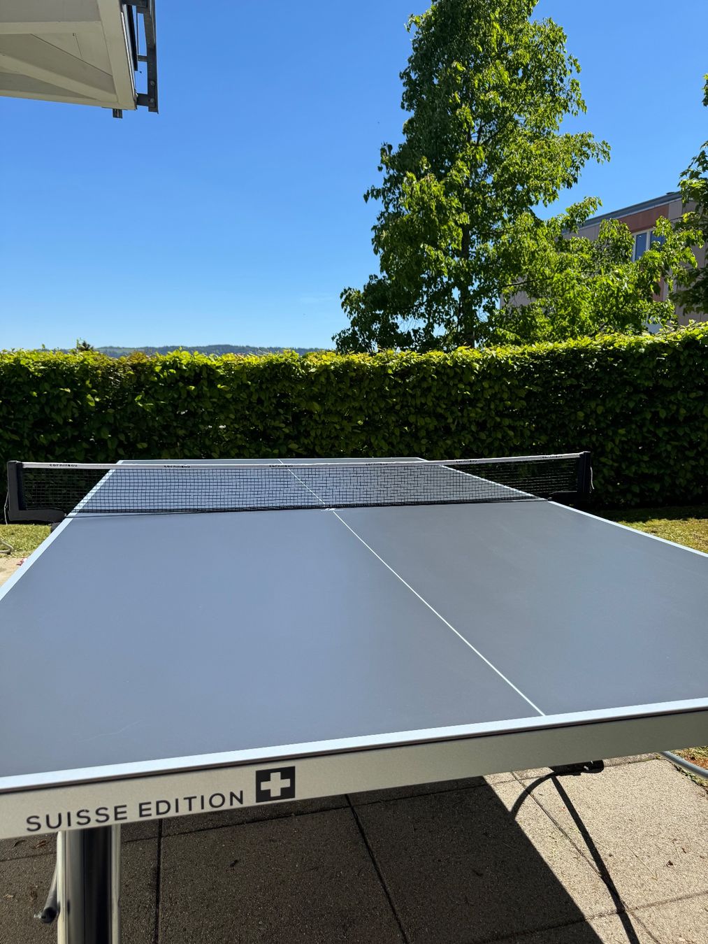Cornilleau Tennis da tavolo: Table SUISSE EDITION CROSSOVER OUTDOOR – Usato da La Chaux-de-Fonds venduto da slishwardrobe