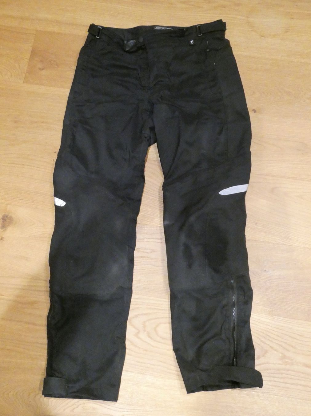 BMW Pantaloni: BMW Motorradhose, Typ Comfort Shell, Gr. 52 – Usato da Glarus venduto da Zigerfrigg