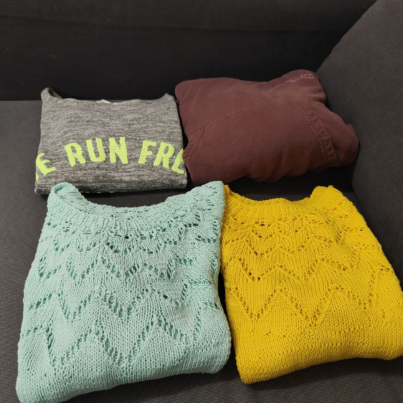 Lotti & Set di vestiti: Kleiderpaket Mädchen Grösse 134/140 – Usato da Rapperswil SG venduto da SabinaBischof 2