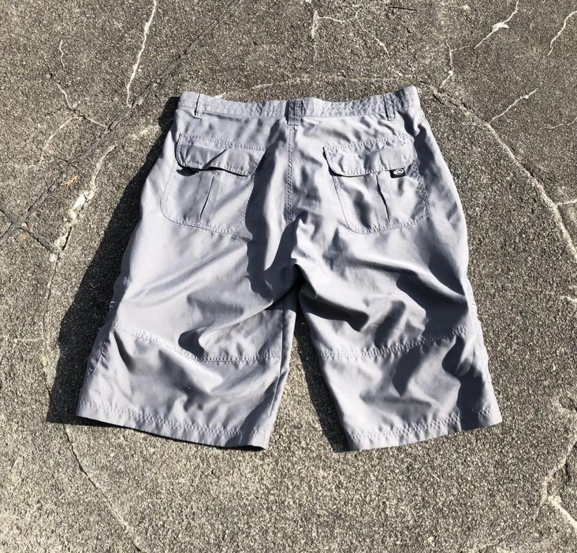 Billabong Pantaloni: retro Billabong shorts – Usato da Fribourg venduto da ann_l9b7 5