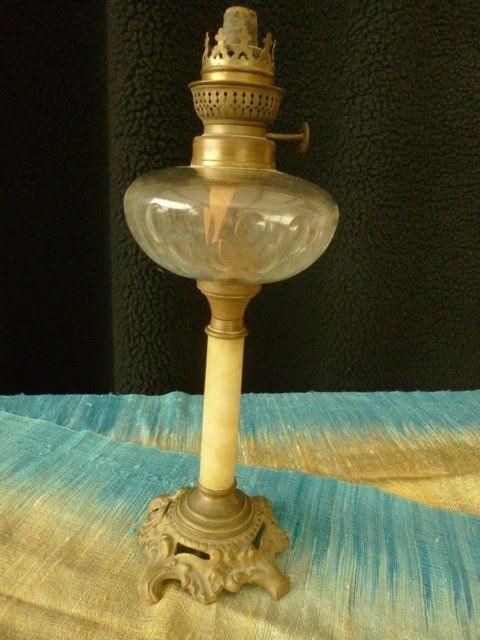 Lampade: Lampe à huile antique de Paris vers 1900 – Usato da Montreux venduto da Art_et_antiquites
