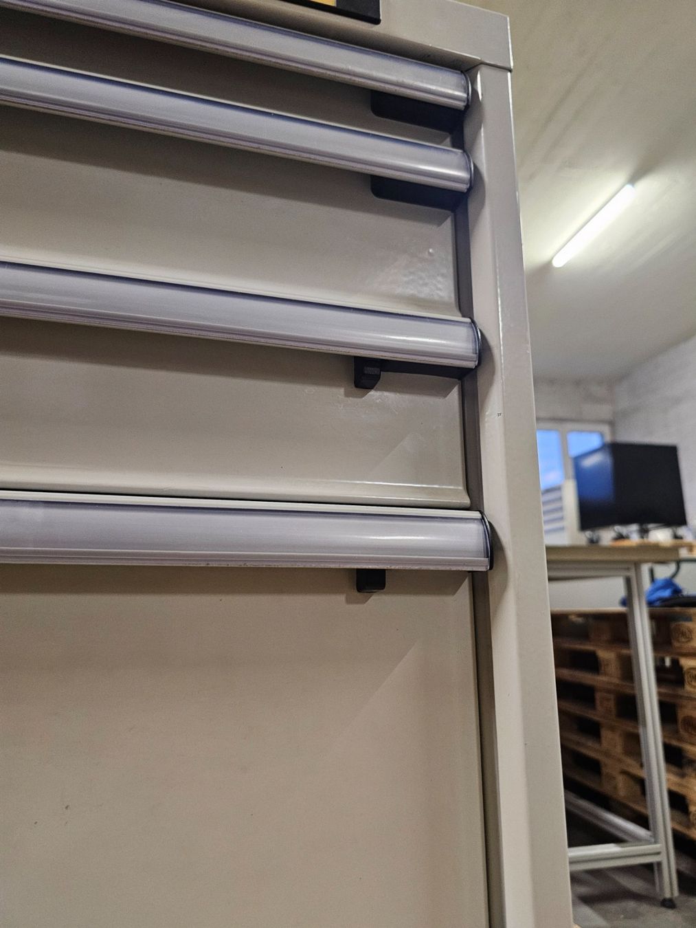 Lista Banchi da lavoro: Schubladenstock Lista klein Nr.1 – Usato da Oberburg venduto da herkules69 1