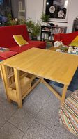 Table pliable avec tiroirs