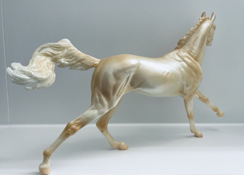 Breyer-Uffington top