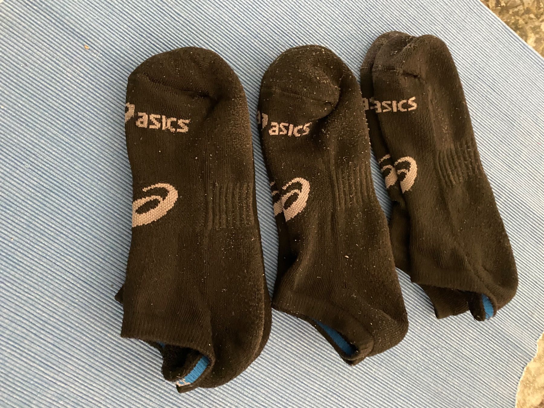 Asics Calze: asics Sneaker Socken 3 Paar Grösse 39-42 – Usato da Allenwinden venduto da Obalu