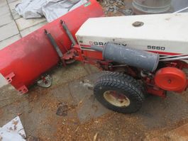 Gravely 5660 +Schneepflug sehr laufruhig + neue Batterie