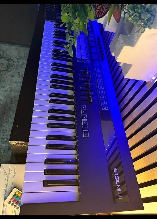 Musikinstrumente: Novation SL61 MK3  – Neu und originalverpackt aus Basel von michael405